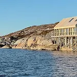 Architectural Gem On Rocks In Casa vacanze *