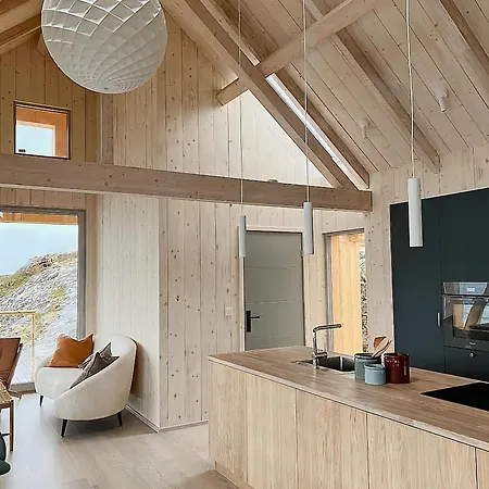 Casa vacanze Architectural Gem On Rocks In *