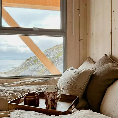 Architectural Gem On Rocks In Casa vacanze *